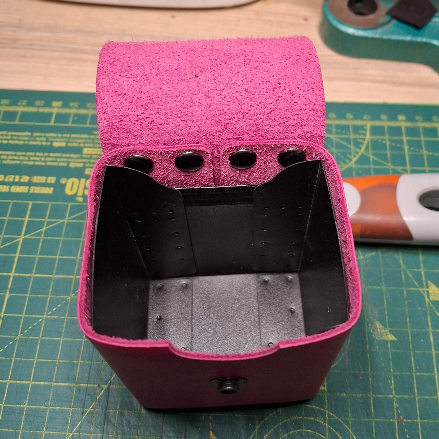 Trading card belt pouch in black or pink leather